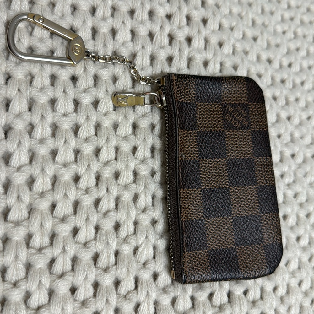Louis Vuitton Key Pouch - Picture 3 of 4